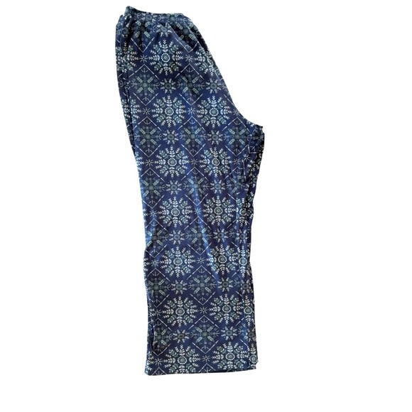 Tahari Women's Pajama Set 3X | Button Front Top & Pants | Blue Snowflake Print - Picture 8 of 10